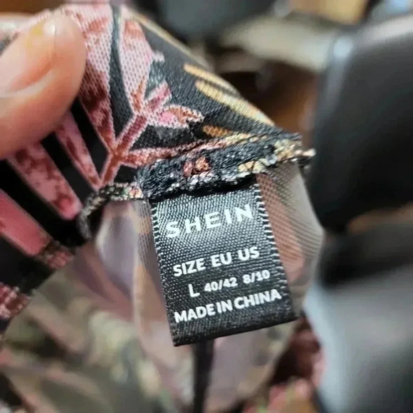 SHEIN Tropical Mesh trim cover up set. Size Large - Picture 4 of 7